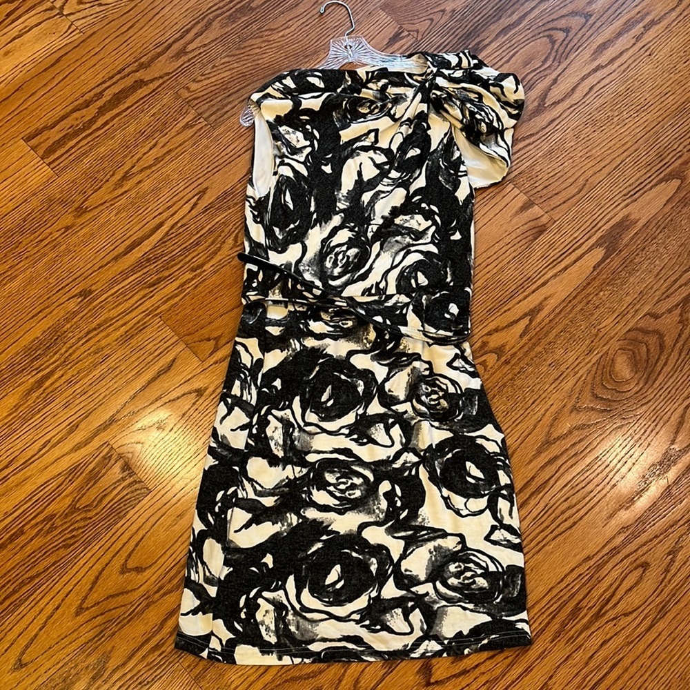 Courage b Woman’s Black & White Printed Dress With Belt